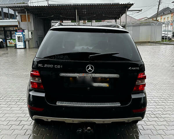 Черный Мерседес М-Класс, объемом двигателя 3 л и пробегом 170 тыс. км за 4294 $, фото 5 на Automoto.ua