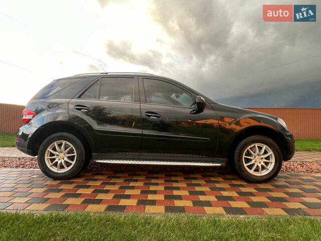 Черный Мерседес М-Класс, объемом двигателя 3 л и пробегом 280 тыс. км за 16100 $, фото 7 на Automoto.ua