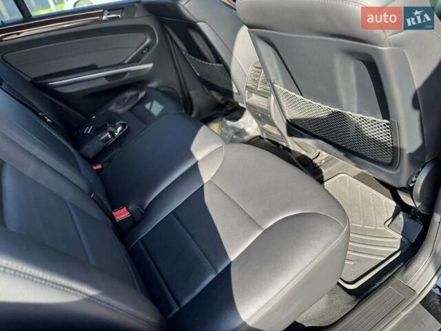 Чорний Мерседес М-Клас, об'ємом двигуна 2.99 л та пробігом 189 тис. км за 15000 $, фото 6 на Automoto.ua