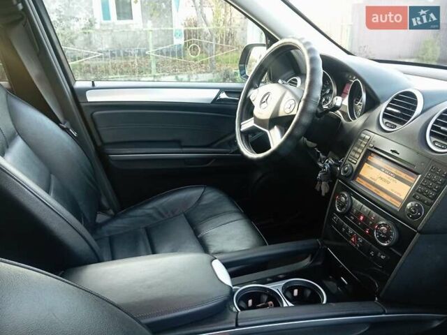 Черный Мерседес М-Класс, объемом двигателя 2.99 л и пробегом 320 тыс. км за 15000 $, фото 15 на Automoto.ua