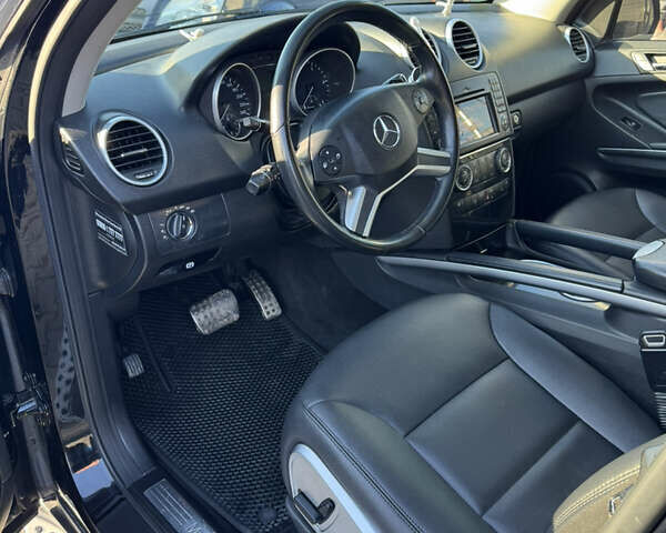 Черный Мерседес М-Класс, объемом двигателя 2.99 л и пробегом 271 тыс. км за 14900 $, фото 22 на Automoto.ua