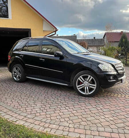 Мерседес М-Клас 2009 у Яворове на Automoto.ua Чорний Мерседес М-Клас, об'ємом двигуна 3 л та пробігом 330 тис. км за 16300 $, фото 2 на Automoto.ua