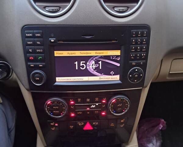 Черный Мерседес М-Класс, объемом двигателя 3 л и пробегом 281 тыс. км за 14000 $, фото 3 на Automoto.ua