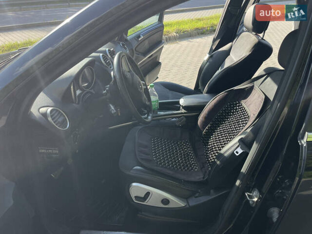 Черный Мерседес М-Класс, объемом двигателя 3 л и пробегом 445 тыс. км за 14000 $, фото 4 на Automoto.ua