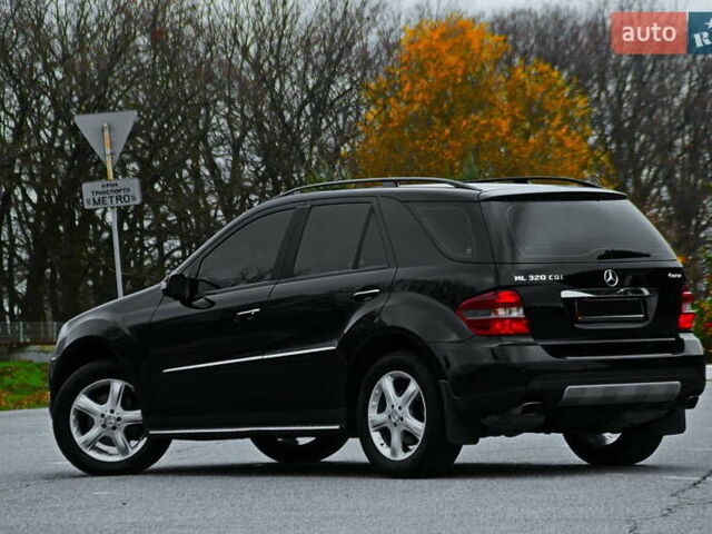 Черный Мерседес М-Класс, объемом двигателя 3 л и пробегом 147 тыс. км за 13200 $, фото 1 на Automoto.ua