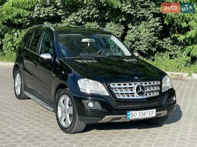 Черный Мерседес М-Класс, объемом двигателя 3 л и пробегом 445 тыс. км за 14000 $, фото 1 на Automoto.ua