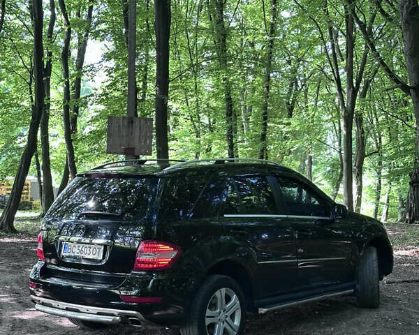 Чорний Мерседес М-Клас, об'ємом двигуна 3 л та пробігом 325 тис. км за 13000 $, фото 7 на Automoto.ua