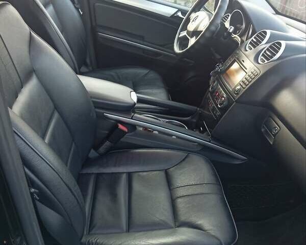 Черный Мерседес М-Класс, объемом двигателя 2.99 л и пробегом 320 тыс. км за 15000 $, фото 13 на Automoto.ua