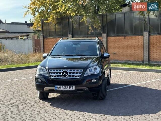 Чорний Мерседес М-Клас, об'ємом двигуна 2.99 л та пробігом 189 тис. км за 15000 $, фото 1 на Automoto.ua