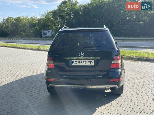 Черный Мерседес М-Класс, объемом двигателя 3 л и пробегом 445 тыс. км за 14000 $, фото 8 на Automoto.ua