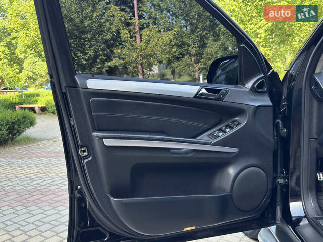 Чорний Мерседес М-Клас, об'ємом двигуна 3 л та пробігом 278 тис. км за 12600 $, фото 62 на Automoto.ua