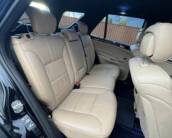 Черный Мерседес М-Класс, объемом двигателя 3 л и пробегом 280 тыс. км за 16100 $, фото 10 на Automoto.ua