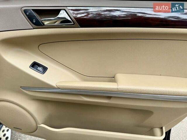 Черный Мерседес М-Класс, объемом двигателя 3.5 л и пробегом 174 тыс. км за 10650 $, фото 53 на Automoto.ua