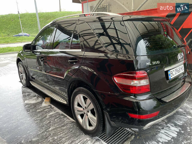 Черный Мерседес М-Класс, объемом двигателя 2.99 л и пробегом 275 тыс. км за 13499 $, фото 4 на Automoto.ua