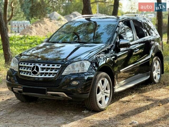 Чорний Мерседес М-Клас, об'ємом двигуна 3.5 л та пробігом 190 тис. км за 10750 $, фото 2 на Automoto.ua
