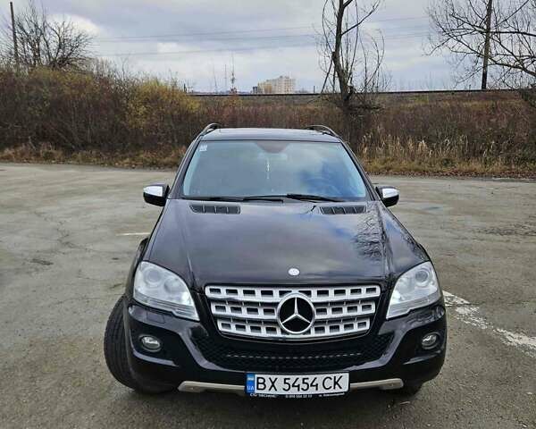 Черный Мерседес М-Класс, объемом двигателя 2.99 л и пробегом 189 тыс. км за 15900 $, фото 3 на Automoto.ua