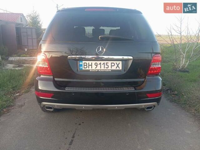 Черный Мерседес М-Класс, объемом двигателя 2.99 л и пробегом 320 тыс. км за 15000 $, фото 3 на Automoto.ua