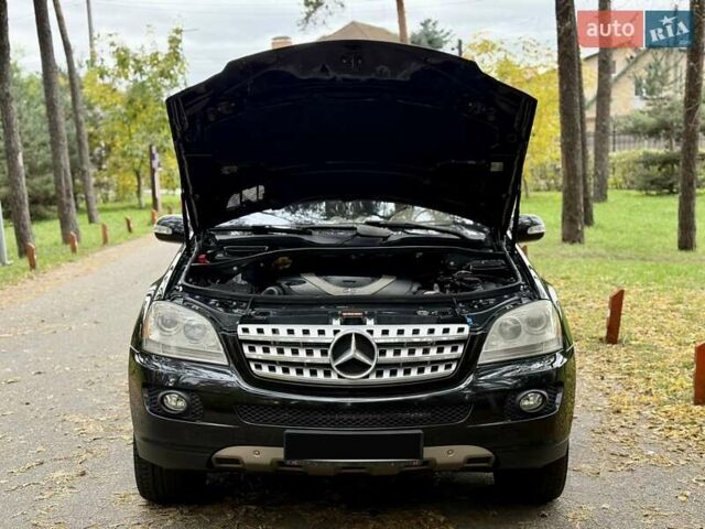 Черный Мерседес М-Класс, объемом двигателя 3.5 л и пробегом 174 тыс. км за 10650 $, фото 12 на Automoto.ua