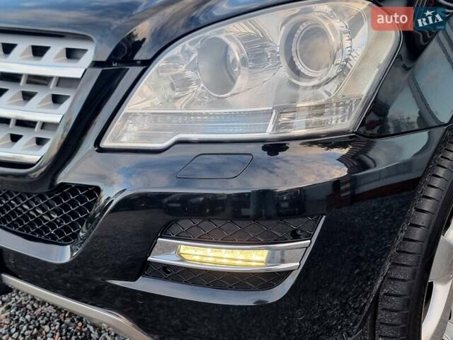 Черный Мерседес М-Класс, объемом двигателя 2.99 л и пробегом 240 тыс. км за 16900 $, фото 7 на Automoto.ua