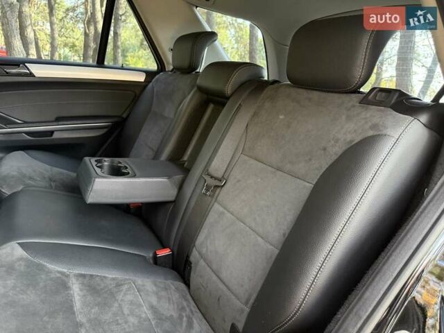 Черный Мерседес М-Класс, объемом двигателя 3.5 л и пробегом 190 тыс. км за 10999 $, фото 20 на Automoto.ua