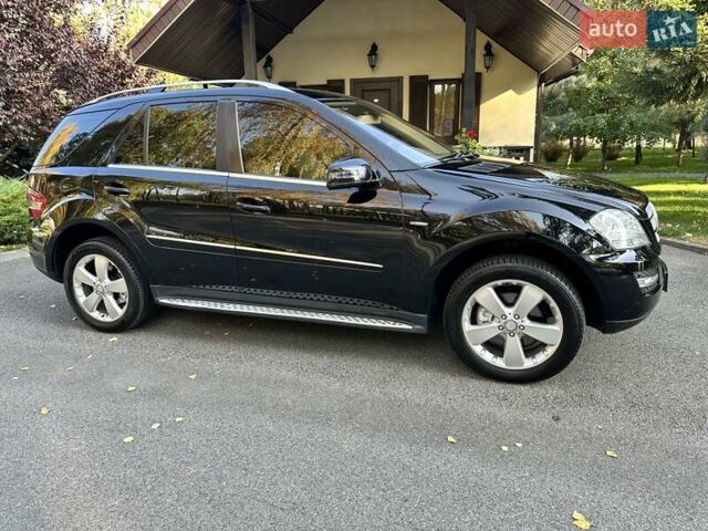 Черный Мерседес М-Класс, объемом двигателя 2.99 л и пробегом 240 тыс. км за 16600 $, фото 10 на Automoto.ua