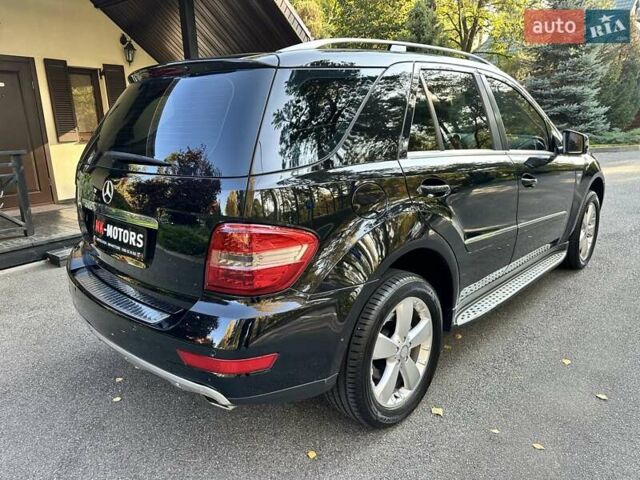 Черный Мерседес М-Класс, объемом двигателя 2.99 л и пробегом 240 тыс. км за 16600 $, фото 22 на Automoto.ua