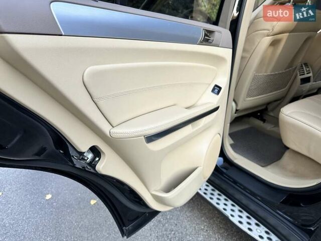 Черный Мерседес М-Класс, объемом двигателя 2.99 л и пробегом 240 тыс. км за 16600 $, фото 55 на Automoto.ua