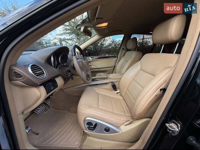 Черный Мерседес М-Класс, объемом двигателя 3.5 л и пробегом 225 тыс. км за 14000 $, фото 10 на Automoto.ua