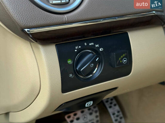 Черный Мерседес М-Класс, объемом двигателя 3.5 л и пробегом 225 тыс. км за 14000 $, фото 12 на Automoto.ua