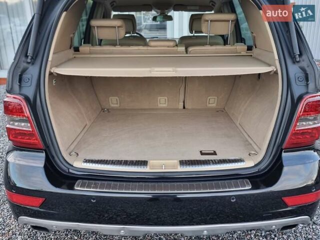 Черный Мерседес М-Класс, объемом двигателя 2.99 л и пробегом 240 тыс. км за 16900 $, фото 28 на Automoto.ua