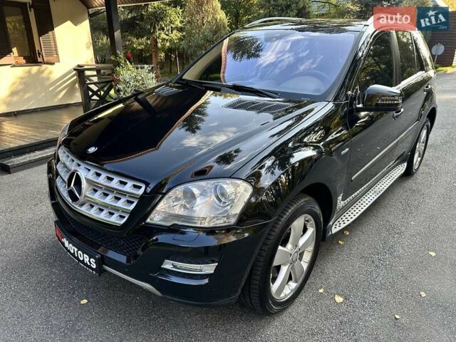 Черный Мерседес М-Класс, объемом двигателя 2.99 л и пробегом 240 тыс. км за 16600 $, фото 1 на Automoto.ua