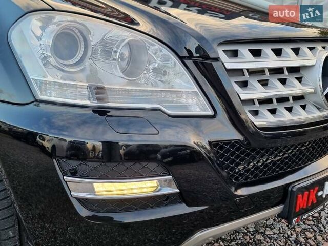 Черный Мерседес М-Класс, объемом двигателя 2.99 л и пробегом 240 тыс. км за 16900 $, фото 6 на Automoto.ua