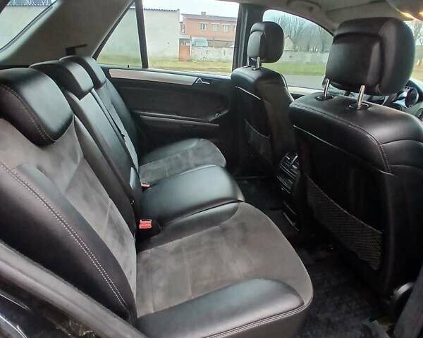 Черный Мерседес М-Класс, объемом двигателя 3 л и пробегом 274 тыс. км за 14500 $, фото 8 на Automoto.ua