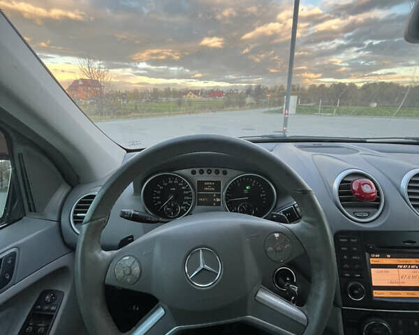 Чорний Мерседес М-Клас, об'ємом двигуна 2.99 л та пробігом 199 тис. км за 16399 $, фото 16 на Automoto.ua