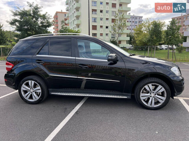 Черный Мерседес М-Класс, объемом двигателя 2.99 л и пробегом 250 тыс. км за 17500 $, фото 5 на Automoto.ua