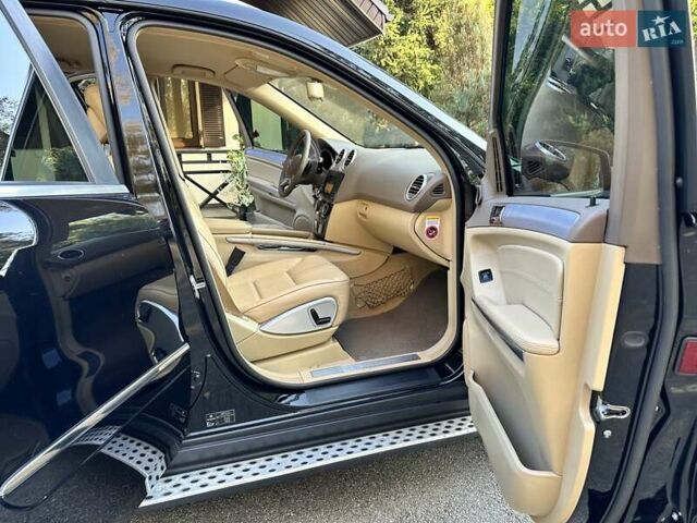 Черный Мерседес М-Класс, объемом двигателя 2.99 л и пробегом 240 тыс. км за 16600 $, фото 57 на Automoto.ua