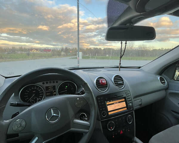 Чорний Мерседес М-Клас, об'ємом двигуна 2.99 л та пробігом 199 тис. км за 16399 $, фото 15 на Automoto.ua