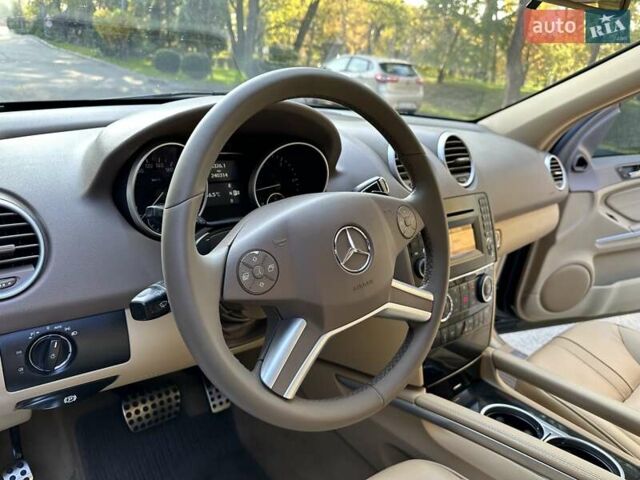 Черный Мерседес М-Класс, объемом двигателя 2.99 л и пробегом 240 тыс. км за 16600 $, фото 42 на Automoto.ua