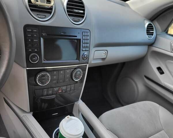 Мерседес М-Клас 2010 у Черкасах на Automoto.ua Чорний Мерседес М-Клас, об'ємом двигуна 2.99 л та пробігом 165 тис. км за 17200 $, фото 7 на Automoto.ua