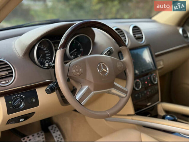 Черный Мерседес М-Класс, объемом двигателя 3.5 л и пробегом 225 тыс. км за 14000 $, фото 13 на Automoto.ua