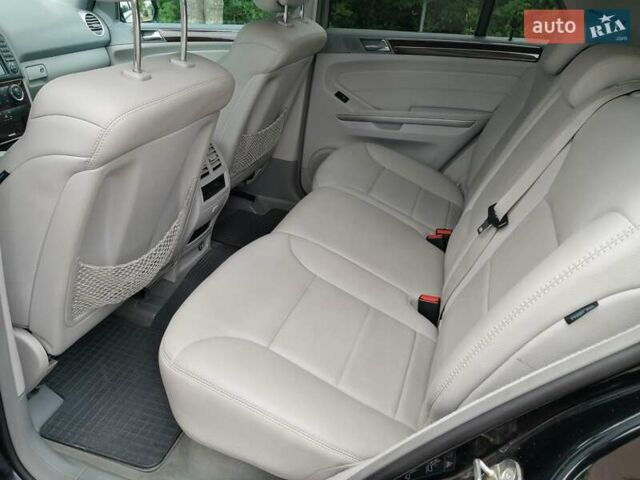 Черный Мерседес М-Класс, объемом двигателя 2.99 л и пробегом 199 тыс. км за 13500 $, фото 9 на Automoto.ua