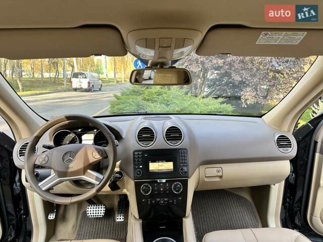 Черный Мерседес М-Класс, объемом двигателя 2.99 л и пробегом 240 тыс. км за 16600 $, фото 56 на Automoto.ua