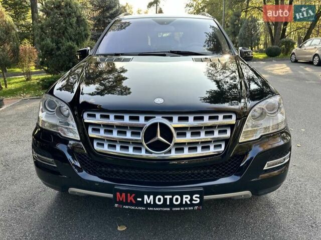 Черный Мерседес М-Класс, объемом двигателя 2.99 л и пробегом 240 тыс. км за 16600 $, фото 18 на Automoto.ua