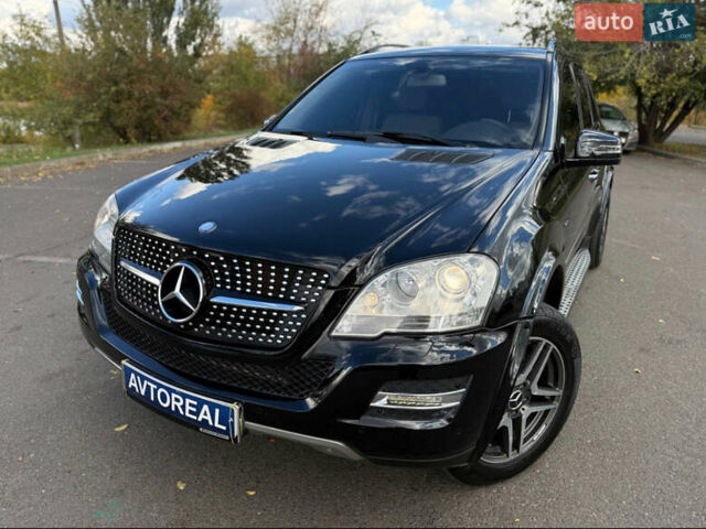 Черный Мерседес М-Класс, объемом двигателя 3.5 л и пробегом 225 тыс. км за 14000 $, фото 2 на Automoto.ua