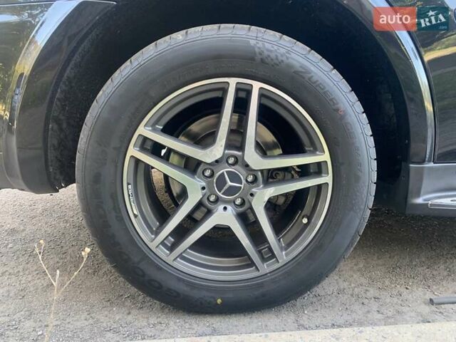 Черный Мерседес М-Класс, объемом двигателя 3.5 л и пробегом 225 тыс. км за 14000 $, фото 23 на Automoto.ua