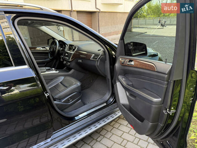 Чорний Мерседес М-Клас, об'ємом двигуна 2.99 л та пробігом 210 тис. км за 18900 $, фото 16 на Automoto.ua
