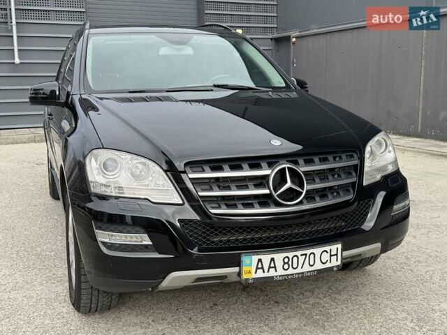 Чорний Мерседес М-Клас, об'ємом двигуна 3 л та пробігом 307 тис. км за 14750 $, фото 41 на Automoto.ua