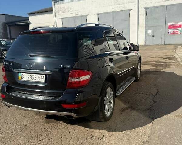 Чорний Мерседес М-Клас, об'ємом двигуна 2.99 л та пробігом 270 тис. км за 15500 $, фото 2 на Automoto.ua