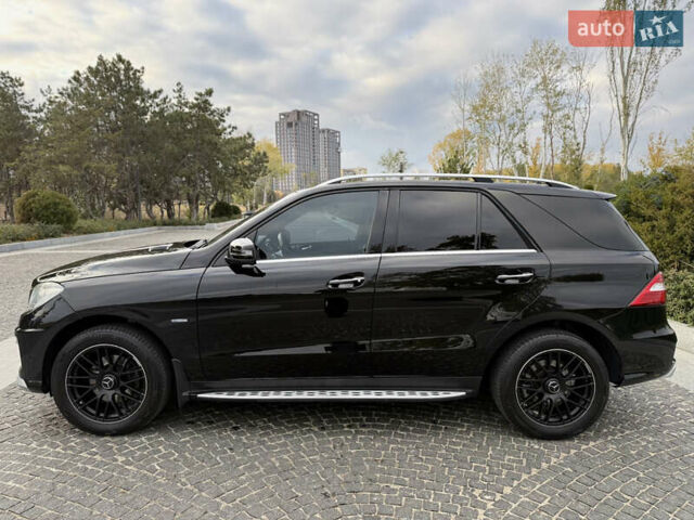 Мерседес М-Класс 2011 в Днепре (Днепропетровске) на Automoto.ua Черный Мерседес М-Класс, объемом двигателя 3.5 л и пробегом 162 тыс. км за 18900 $, фото 2 на Automoto.ua