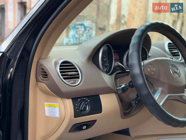 Черный Мерседес М-Класс, объемом двигателя 3.5 л и пробегом 303 тыс. км за 12290 $, фото 17 на Automoto.ua